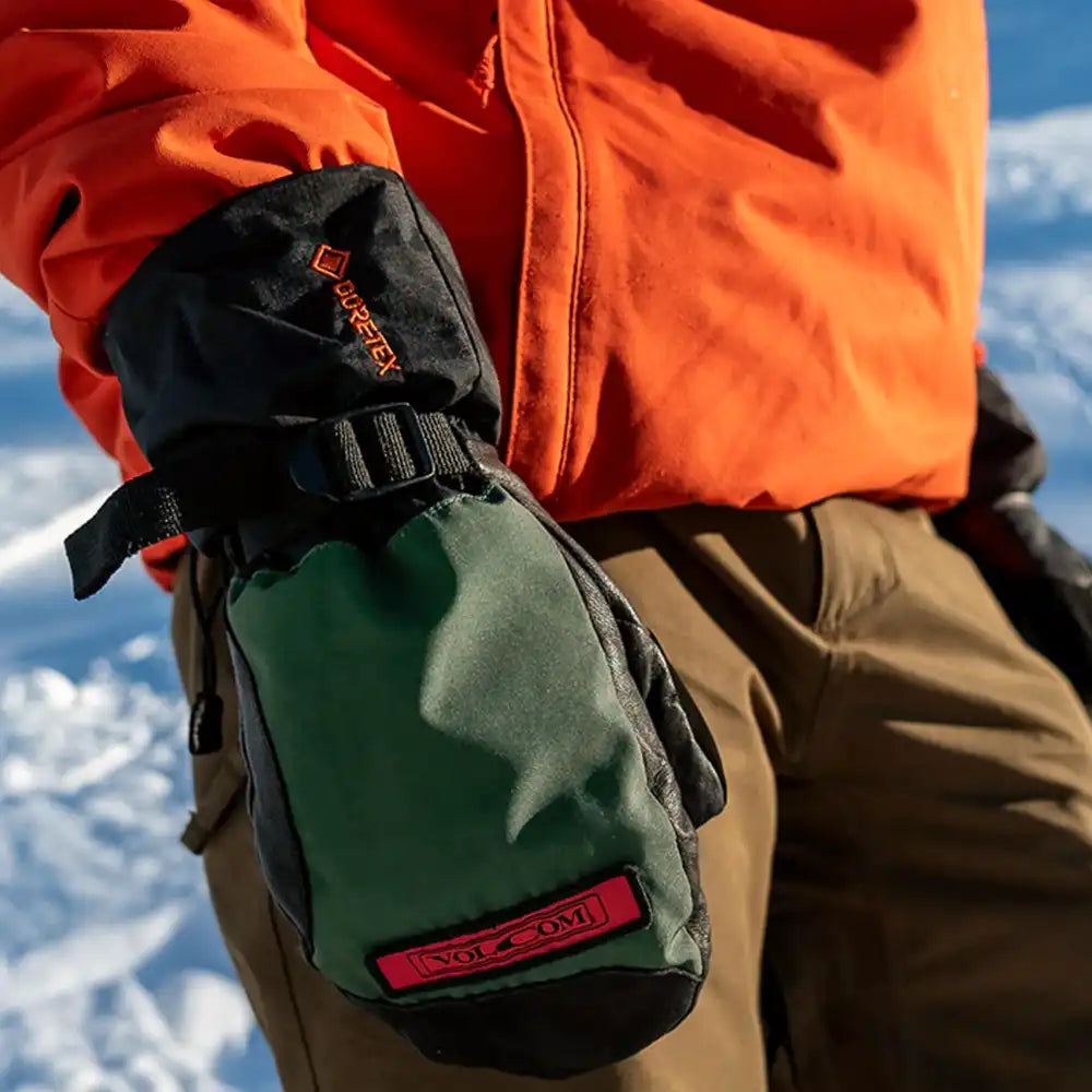 Snowboard- und Skihandschuhe