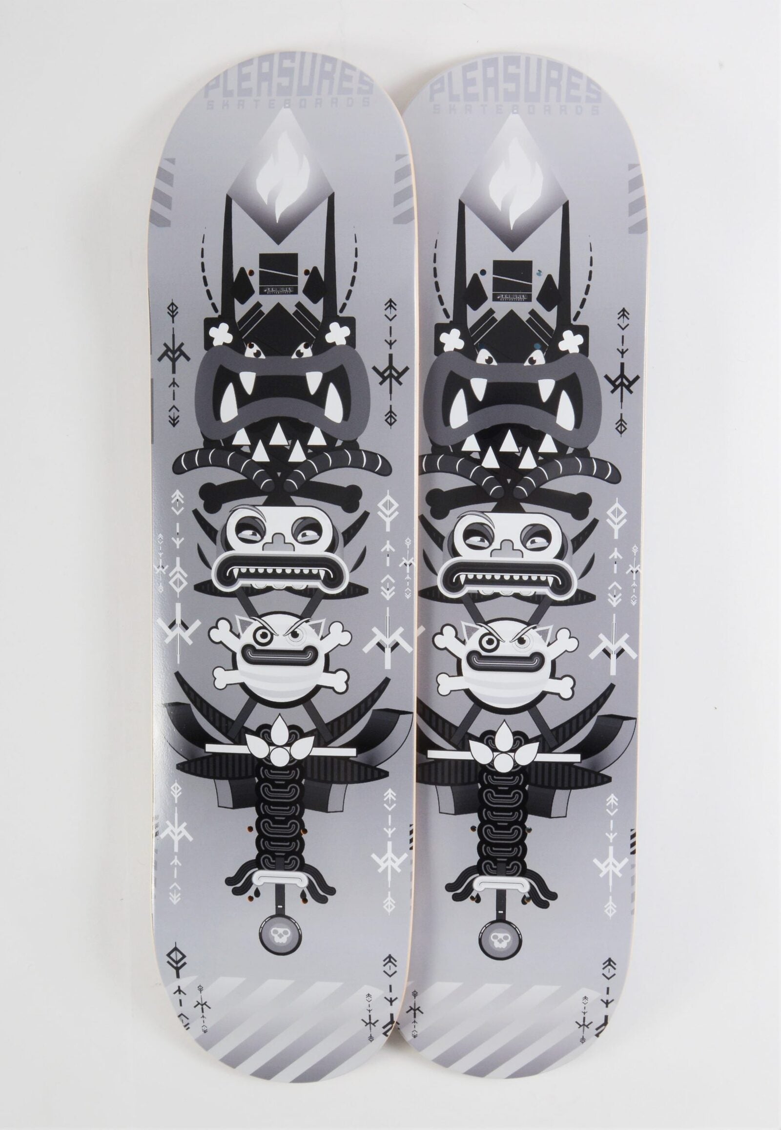 Pleasures Skateboards Tavola Excalibur 8.25"